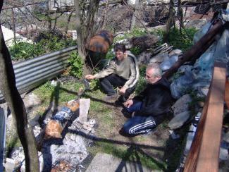 Γιώργος Κάλης και Γιώργος Ζουμας Πάσχα 2010 στο Σελλειό.